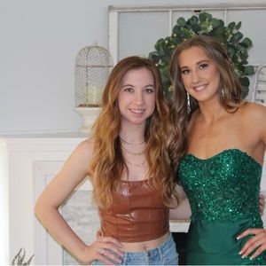 GREEN PROM DRESS SIZE 2-4